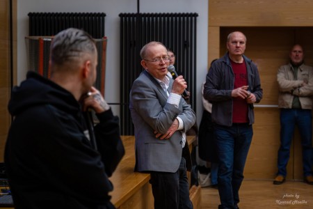 Click to zoom the picture.